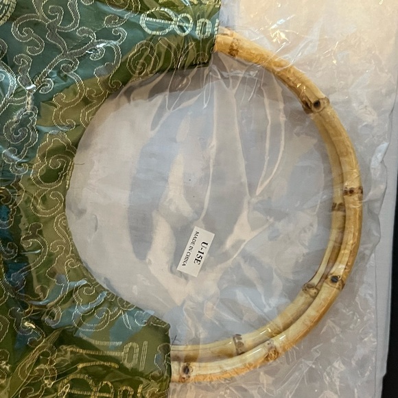 Green Chinese Handbag with Bamboo Handles. - Picture 4 of 7